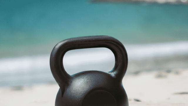 Kettlebell sur la plage